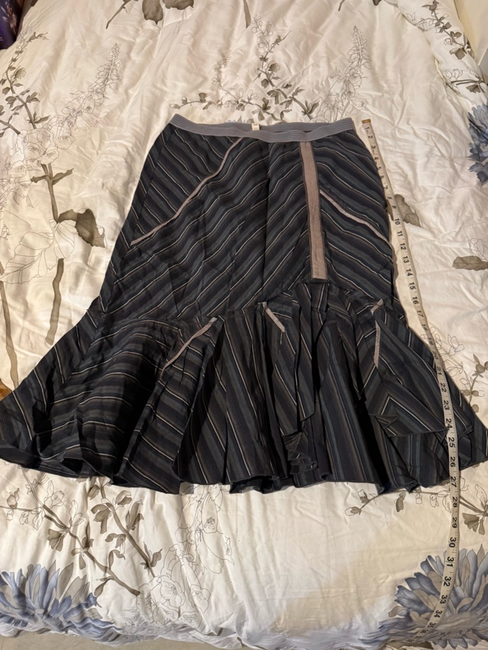 Anthropologie Striped Ruffle Hem Women’s Skirt - Black with Gray Accents